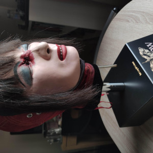 Bai ling / Myca special effects head – The Crow (1994)