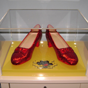 Dorothy's Ruby Slippers (IKON Design Studio) – The Wizard of Oz (1939)