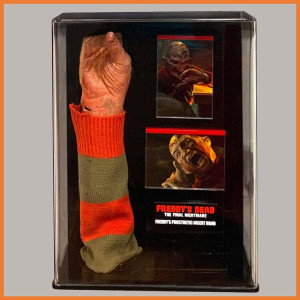Freddys arm with cut off fingers – A Nightmare on Elm Street 4: The Dream Master (1988)