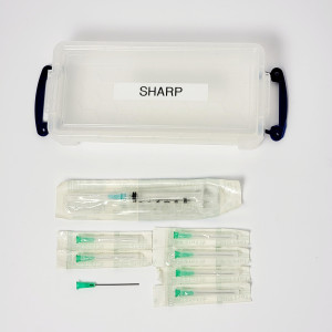 Various Syringes (sharp, dull, bendable, breakaway) – Dexter (2006)