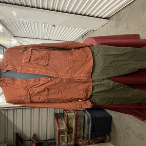 Robin Williams (“Bob Munro”) costume with Studio COA
