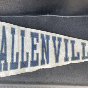 Allenville football team prop pennant “The Longest Yard” – The Longest Yard (2005)