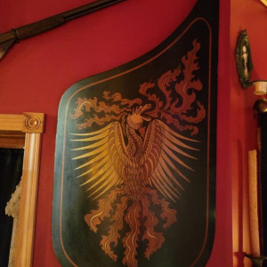 Dracula's battle shield – Dracula (1992)