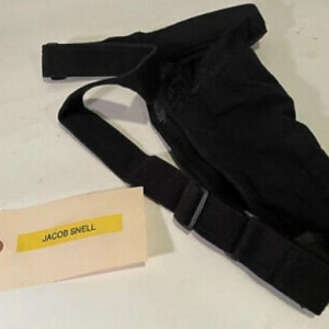 Jacob's Hero arm sling – Ozark (2017)