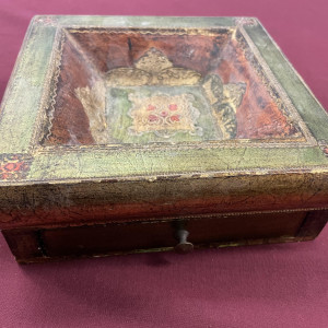 Prop Vintage style Trinket Box used on the set of “The Mask of Zorro” – The Mask of Zorro (1998)