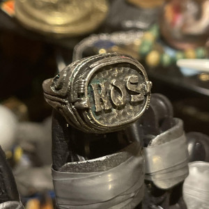 Screen use Screen Used knights of Samaria ring – Ash vs Evil Dead (2015)
