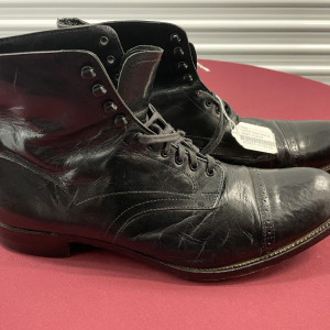 “Diego’s” (Alfred Molina) Black Leather lace up shoes – Frida (2002)