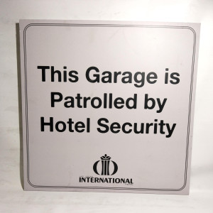 Garage Sign International Hotel – Elvis (2022)