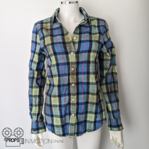 Jennifer (Charlotte Vega) Shirt and socks – Wrong Turn (2021)