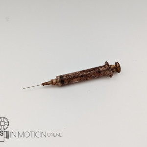 Needle pit Syringe – Saw II (2005)