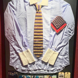 Aldo Gucci´s (Al Pacino) shirt, tie & pocket square – House of Gucci (2021)