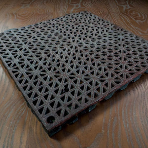 Klingon Floor Tile – Star Trek: Enterprise (2001)