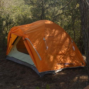 Screen used orange tent. – Blair Witch (2016)