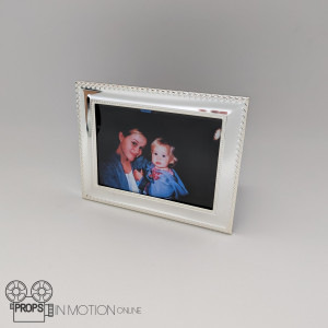 Elena (Reece Witherspoon) framed picture – Little Fires Everywhere (2020)