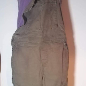 Jennifer (Charlotte Vega) costume – Wrong Turn (2021)
