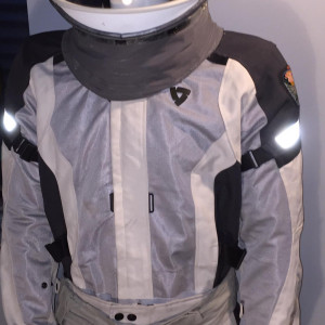 Space suit – 400 Days (2015)