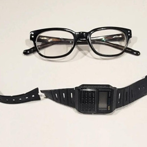 Screen-Used glasses and watch from Dwight – Scary Movie 2 (2001)