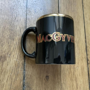 Original Crew Gift Mug – MacGyver (1985)