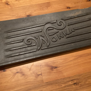 Wonka Factory Van Step – Charlie and the Chocolate Factory (2005)