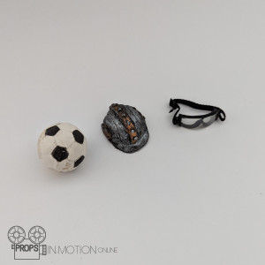 Helmet, football and goggles – Air Strike (2018)