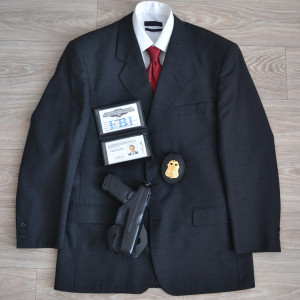 FBI Credentials badges and wallet – Richard Jewell (2019)