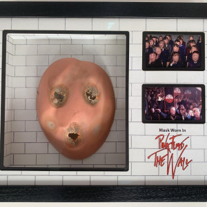 Mask – Pink Floyd: The Wall (1982)