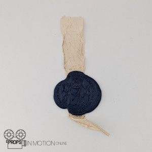 Wax seal – Becoming Elizabeth (2022)