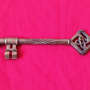 Key to Bag End – The Hobbit: An Unexpected Journey (2012)