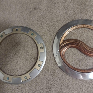 Xena original chakram and replica Yin Yang – Xena: Warrior Princess (1995)
