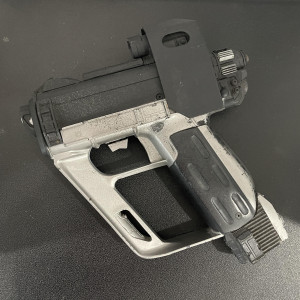 Hero Sonic Stun Gun – SeaQuest 2032 (1993)