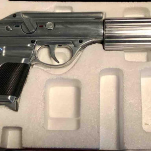 MIB agent sidearm – Men in Black (1997)