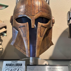 Star Wars eFX Collectibles The Armorer\'s Helmet Limited Edition (LE) The Mandalorian 168/500 – Star Wars: Wrath of the Mandalorian (2008)