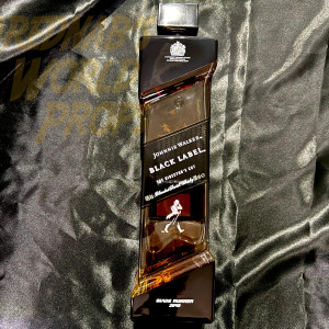 Johnny Walker Whisky Bottle – Blade Runner 2049 (2017)