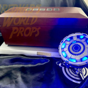 Energy plate Box and Reactor – Iron Man 2 (2010)