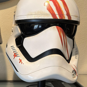 Star Wars Denuo Novo FN-2187 Finn Helmet – Star Wars: Episode VII - The Force Awakens (2015)