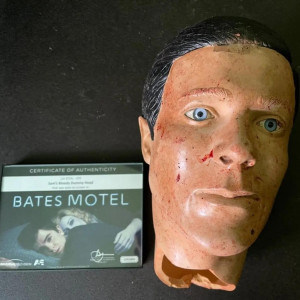 Sams bloody FX Dummy head – Bates Motel (2013)