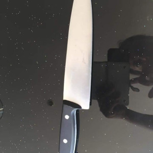 Normans Psycho scene Knife – Bates Motel (2013)
