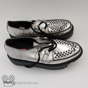 Noah (Jimmi Simpson) Shoes – Loser (2000)