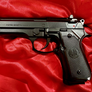 John McClane Beretta – Die Hard (1988)