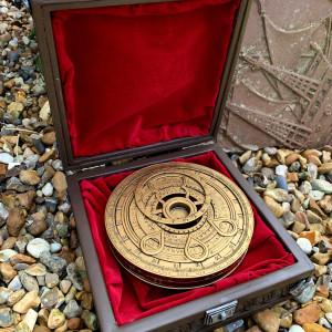 Uncharted Nathan Drakes Decoder & Box