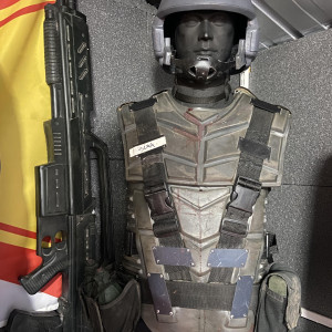 Starship Troopers 3: Marauder Slug Skinners Hero MI Armour (Garth Breytenback) – Starship Troopers 3: Marauder (2008)