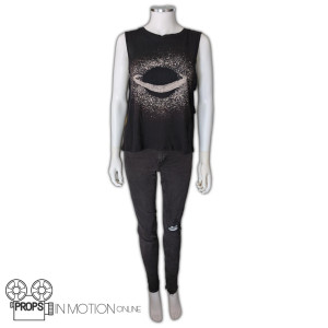 Wren (Joey King) Costume – Slender Man (2018)