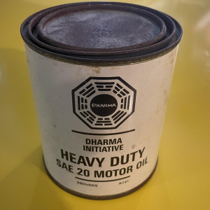 Dharma motor oil – Lost (2004)