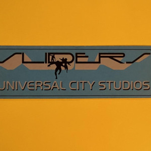 crew parking pass – Sliders (1995)