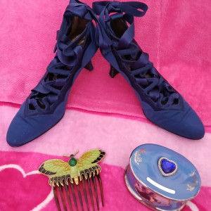 J Peterman's Movie Legends Rose's Flying Shoes – Titanic (1997)