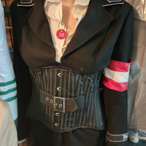 Screen worn – Iron Sky (2012)