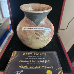 Tomb Raider 2001 Lara Croft Original Production Used Flower Pot Movie Prop – Lara Croft: Tomb Raider (2001)