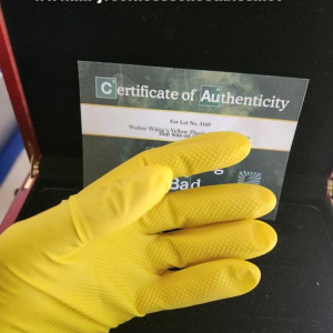 Breaking Bad Original Screen Used Walter White Yellow Kitchen Gloves Movie Prop – Breaking Bad (2008)