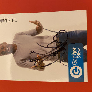 Original signed promotional photo – The Gadget Show (2004)