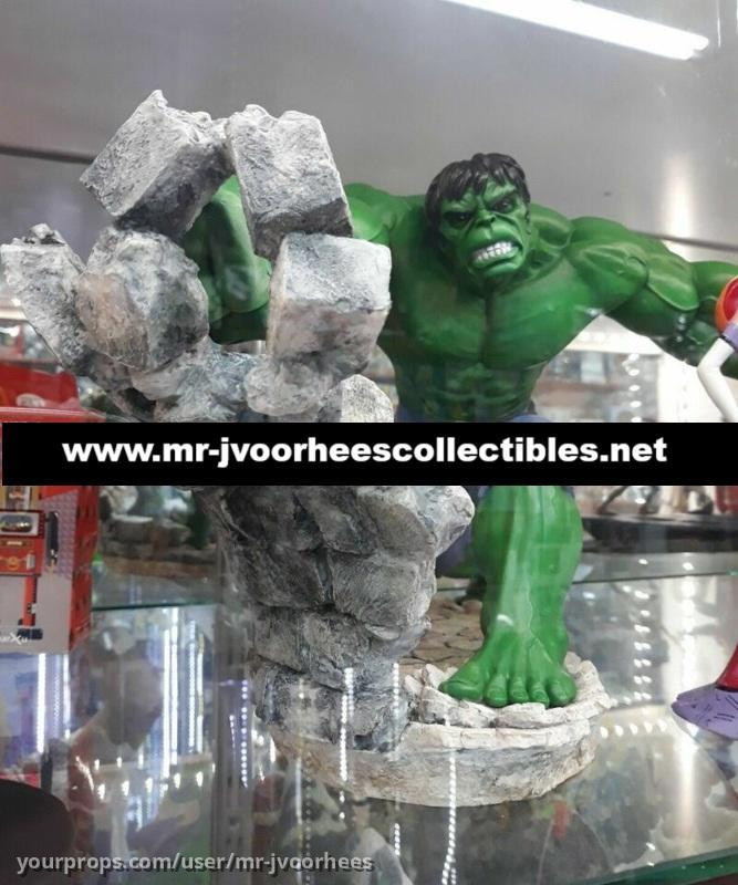 Marvel Incredible Hulk Smashing Throw Wall Big Figurine Statue – The Incredible Hulk (1977) – image 1